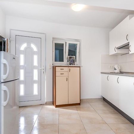Apartments Oleander Kricin Башка Екстер'єр фото
