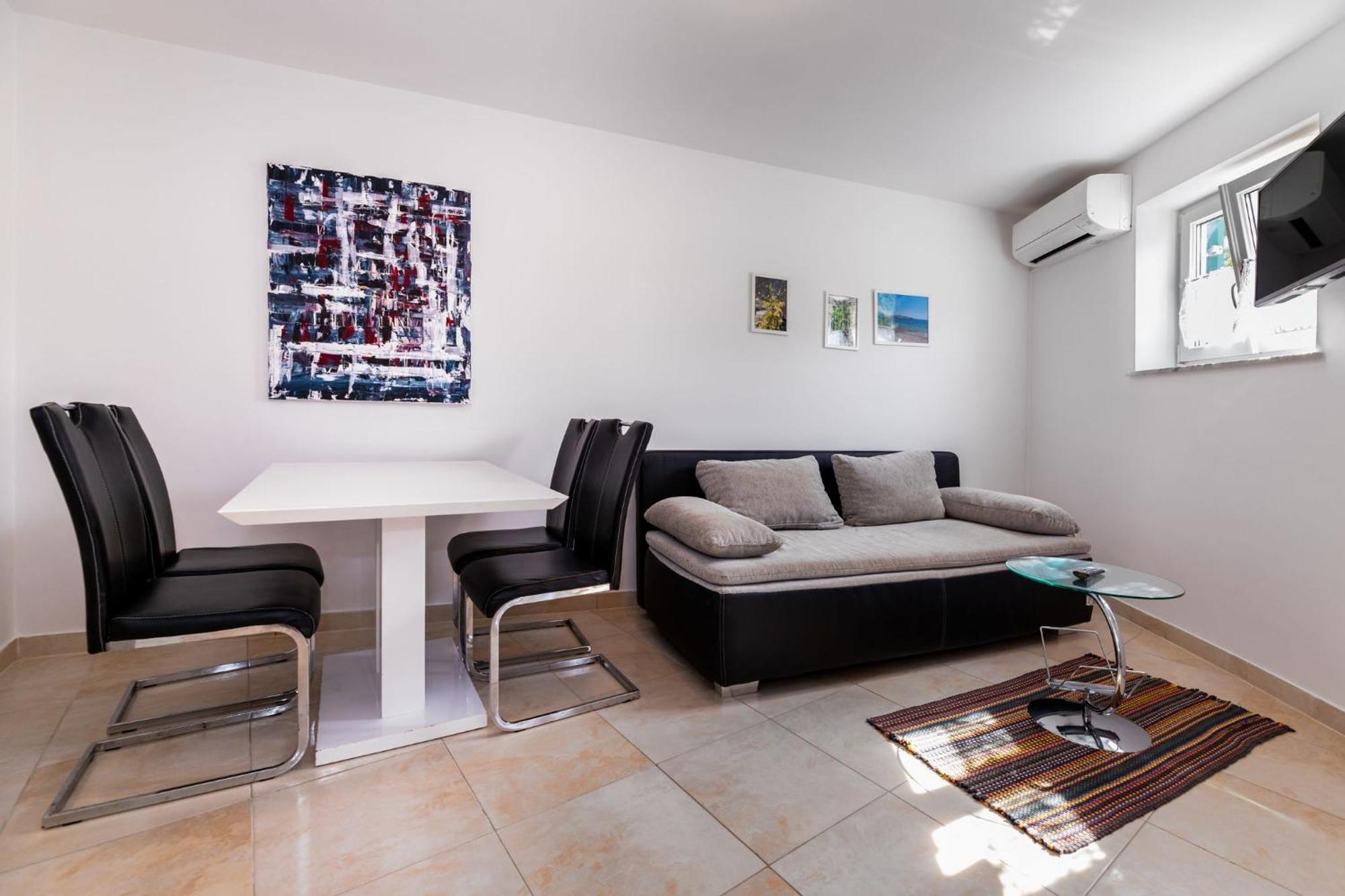 Apartments Oleander Kricin Башка Екстер'єр фото