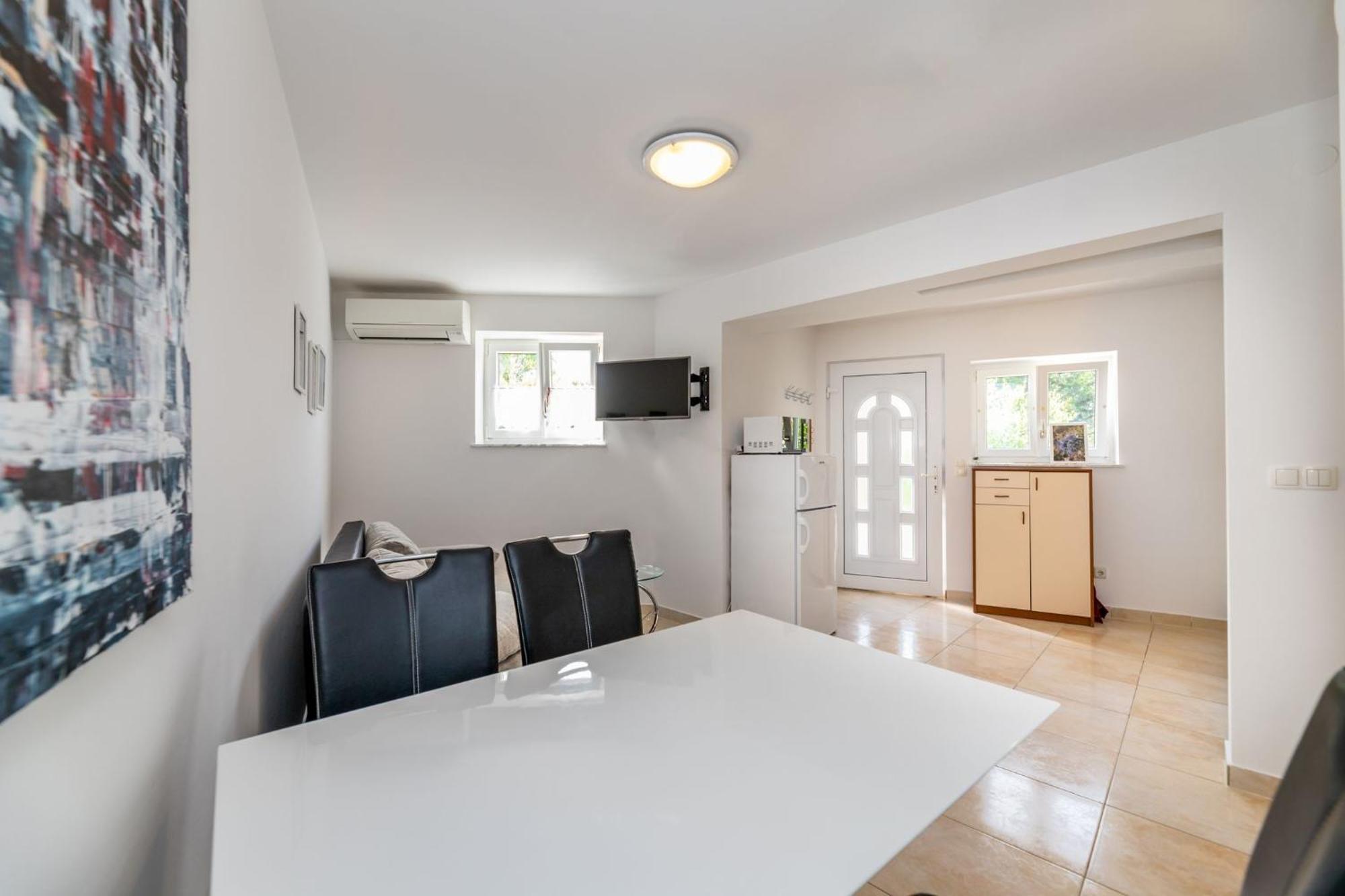 Apartments Oleander Kricin Башка Екстер'єр фото