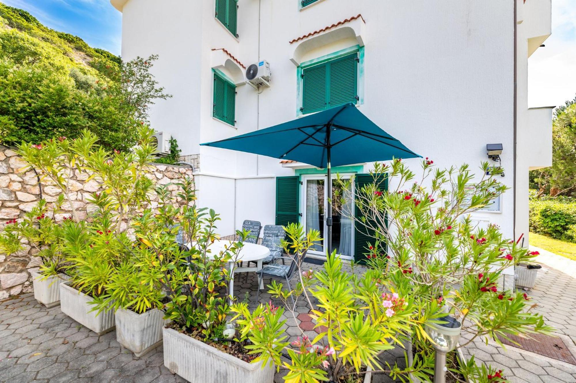 Apartments Oleander Kricin Башка Екстер'єр фото