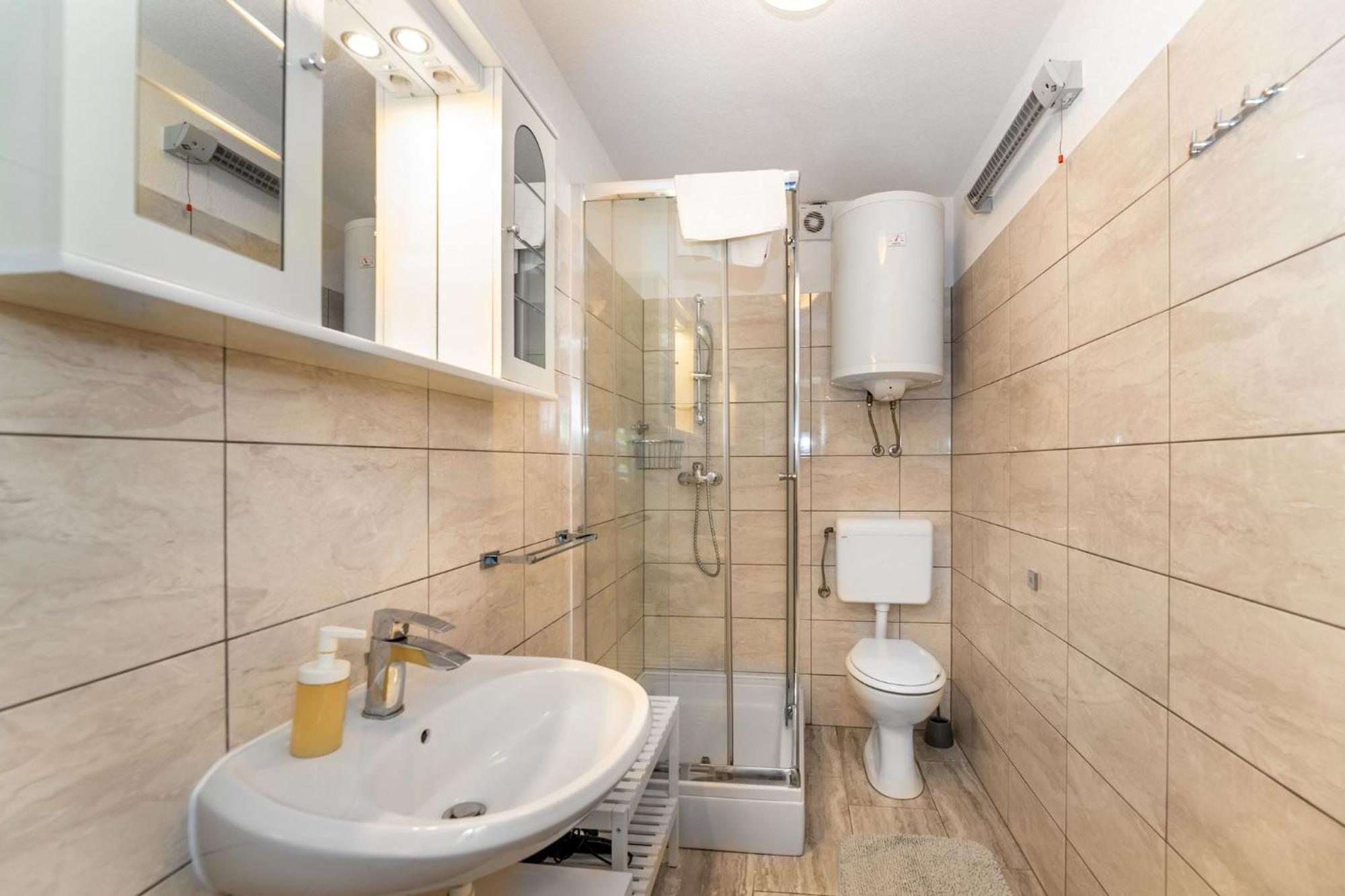 Apartments Oleander Kricin Башка Екстер'єр фото